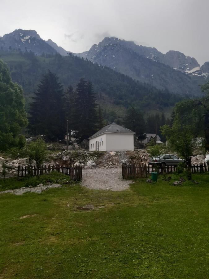 Bujtina Hysa Valbone Buitenkant foto